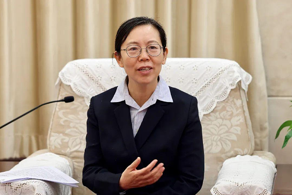 民革中央副主席陈星莺