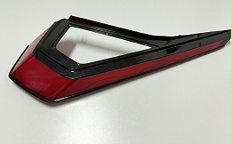 你知道极具个性的贯穿式后尾灯是采用哪种改性塑料吗？