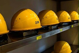 一文了解安全帽常用材料及性能--中新华美改性塑料
